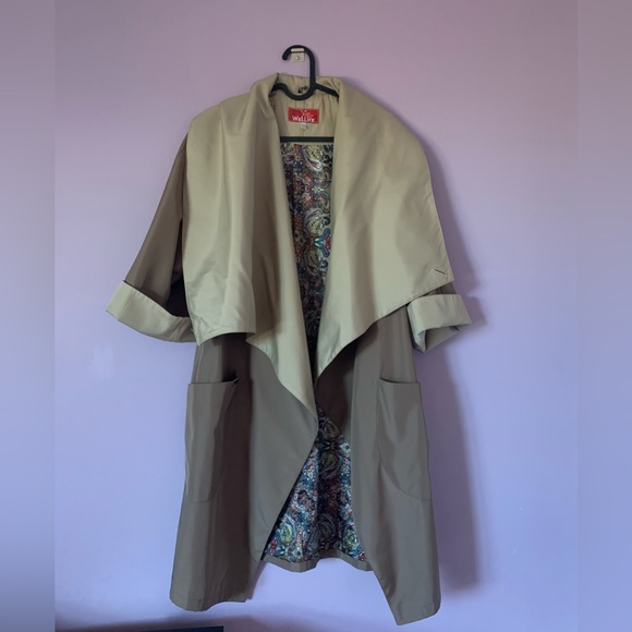 Elegant loose cape coat/trench coat! - Picture 4 of 7